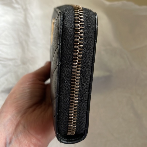 GUCCI MARMONT all around top zip wallet. - Picture 3 of 16